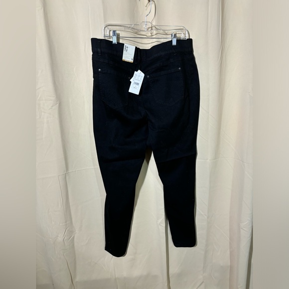 NWT Laura Slim Leg Pull-on Jeans - Picture 11 of 12